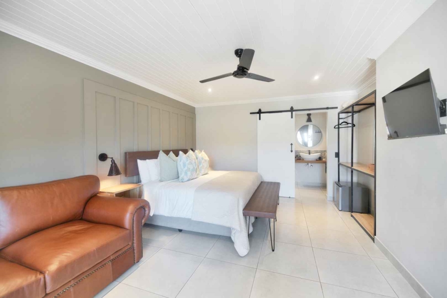 9 Bedroom Property for Sale in Westcliff Western Cape
